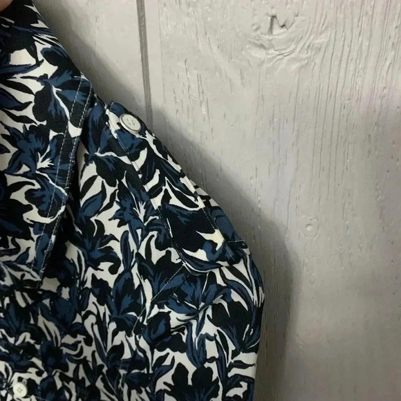 Tory Burch blue navy white Floral Print Button Down Rayon Blouse | Size M - Picture 7 of 9
